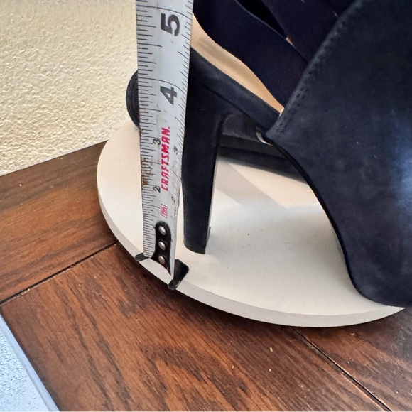 Nine West black suede booties size 8 1/2 women’s open back - Picture 7 of 8